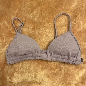 hollister bikini top!